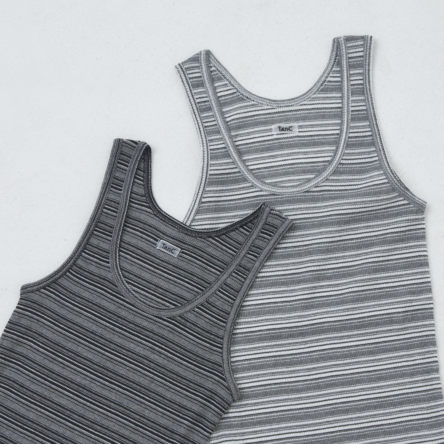 RETRO GIRL TOP/BLACK BODER