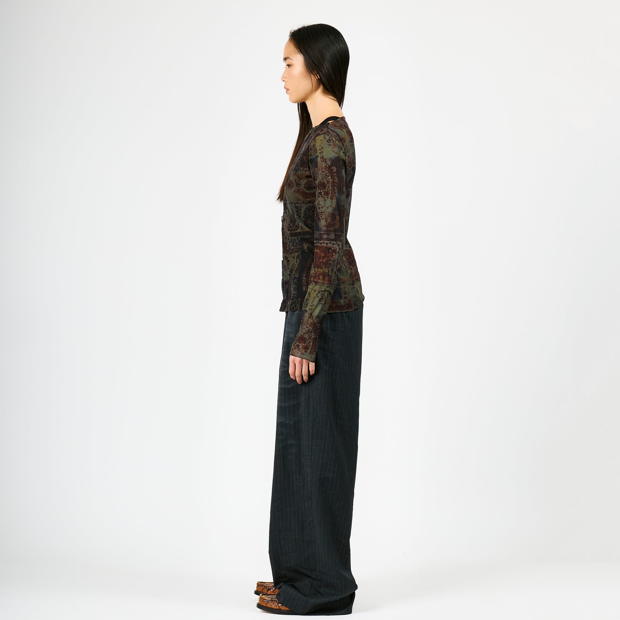 PRINTED FRONT ZIP LONGSLEEVE / BLACK PAISLEY