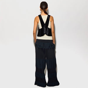 SWITCHING PLEATS PANTS